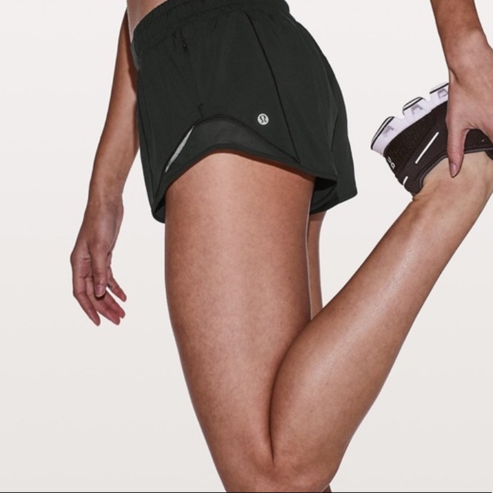 black hotty hot || lulu shorts 2.5in